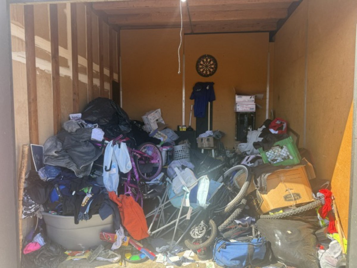 10 x 10 storage unit in Sacramento, CA