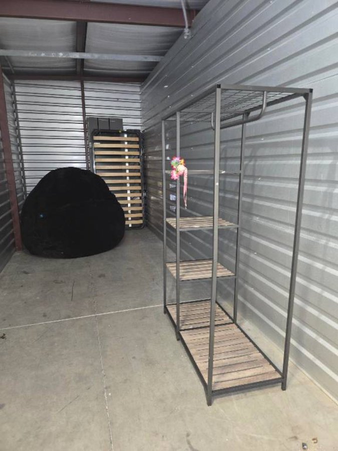 8 x 20 storage unit in Virginia Beach, VA