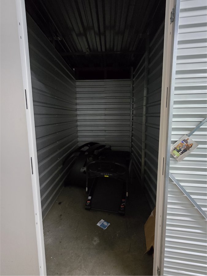 5 x 10 storage unit in Union, NJ