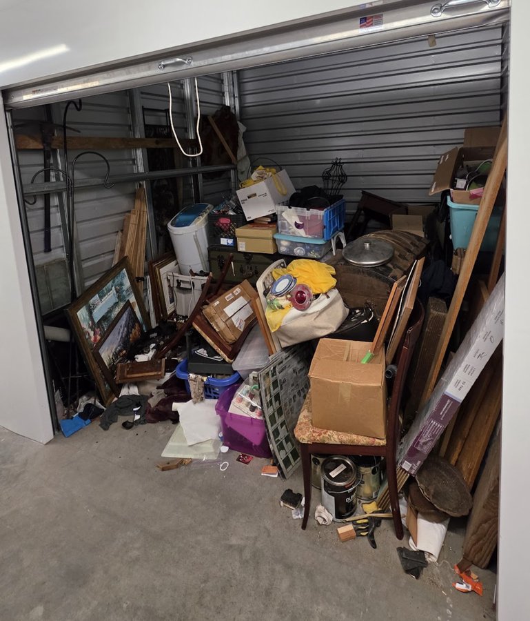 10 x 10 storage unit in Silverdale, WA