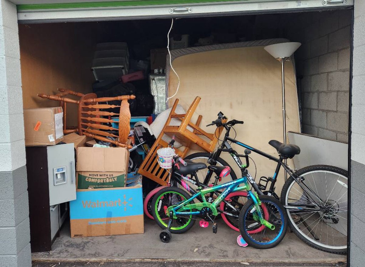 10 x 15 storage unit in Phoenix, AZ