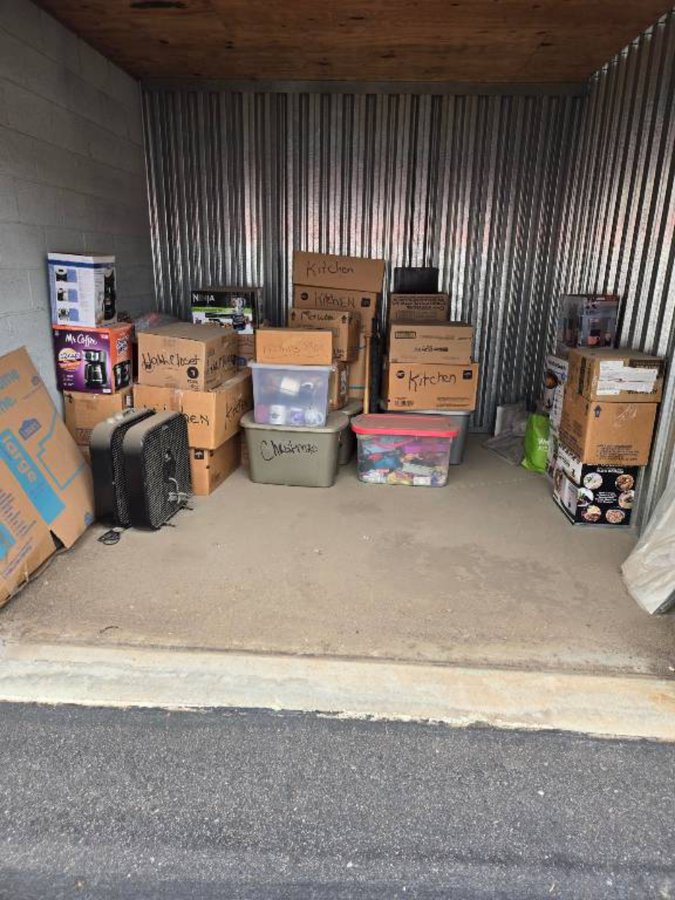 10 x 10 storage unit in Glendale, AZ