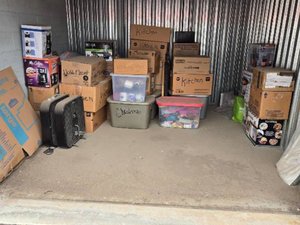 10 x 10 storage unit in Glendale, AZ