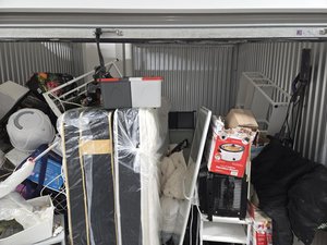 10 x 10 storage unit in Philadelphia, PA