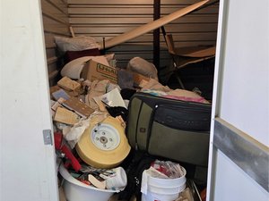 10 x 10 storage unit in Murrieta, CA