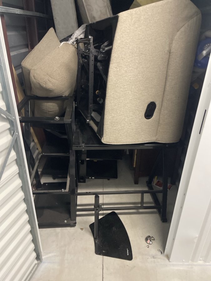 5 x 10 storage unit in West Berlin, NJ