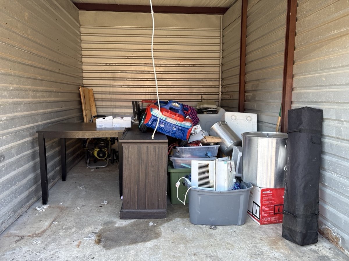 10 x 15 storage unit in Chalmette, LA
