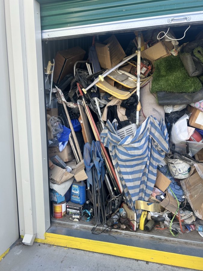 10 x 15 storage unit in Victorville, CA