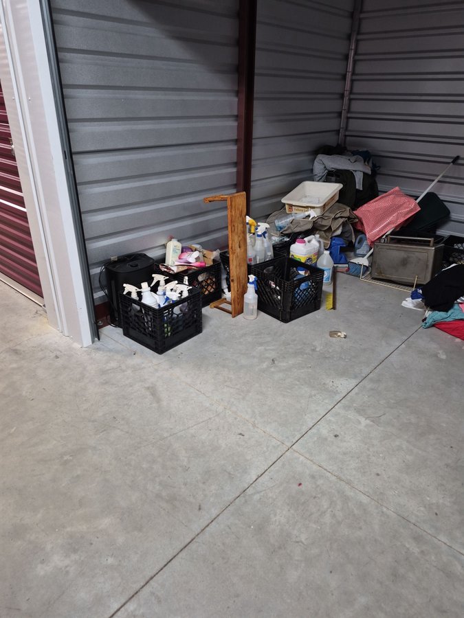 10 x 10 storage unit in West Berlin, NJ