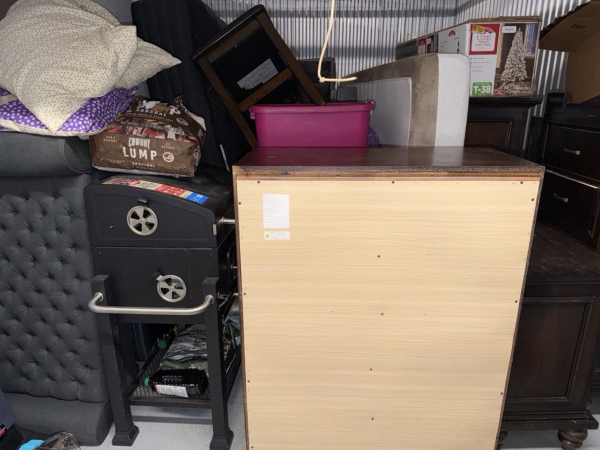 10 x 15 storage unit in Woodbridge, VA