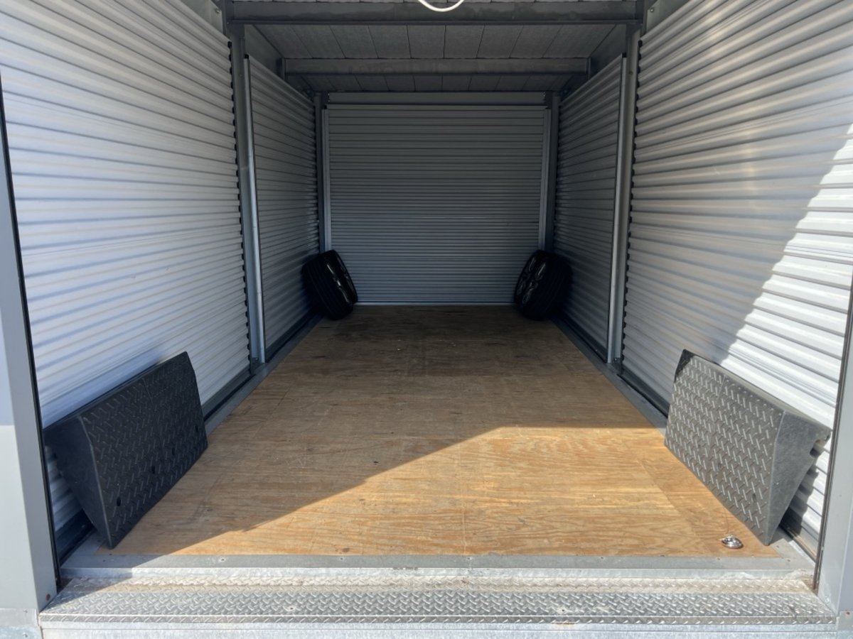 10 x 20 storage unit in Evanston, IL