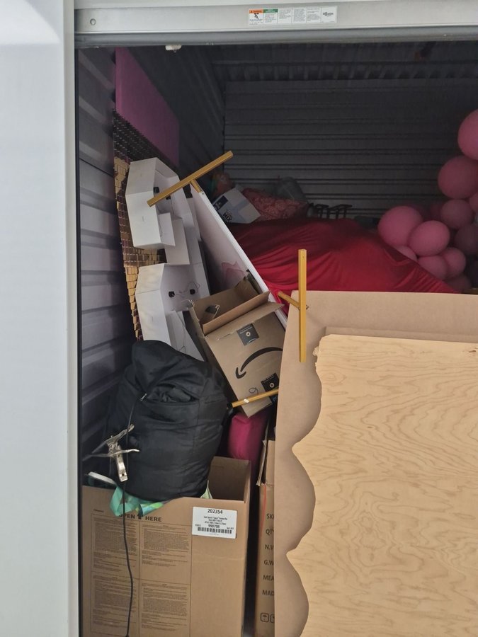 10 x 13 storage unit in Sicklerville, NJ