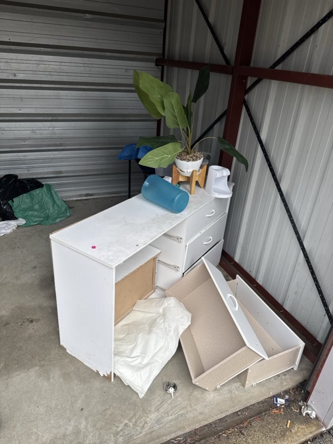 10 x 10 storage unit in Santa Maria, CA