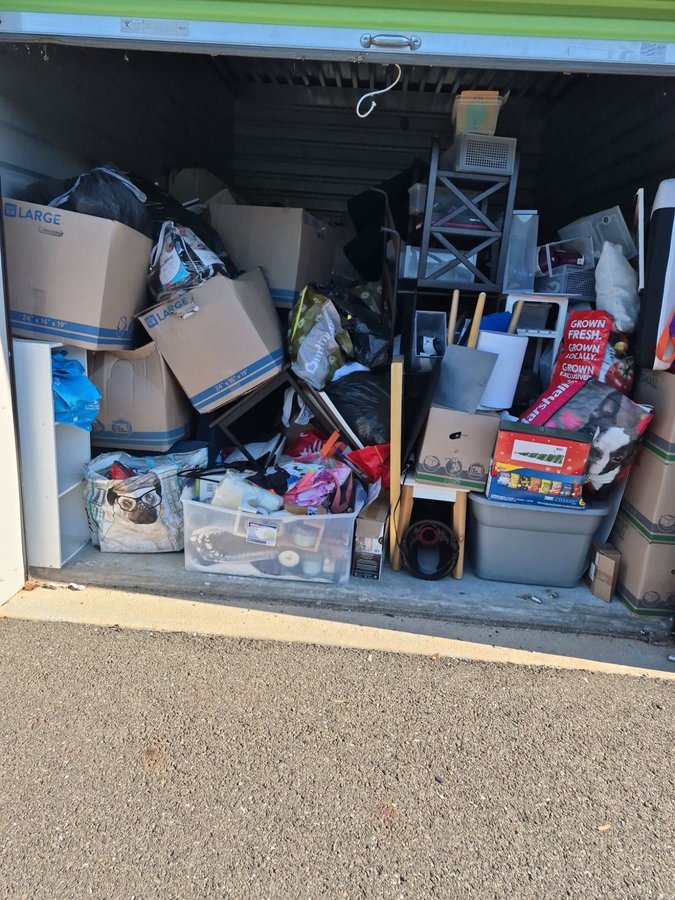 10 x 15 storage unit in Sicklerville, NJ