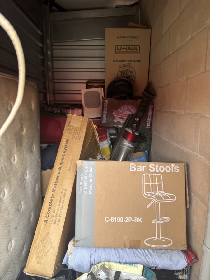 5 x 10 storage unit in Santa Maria, CA