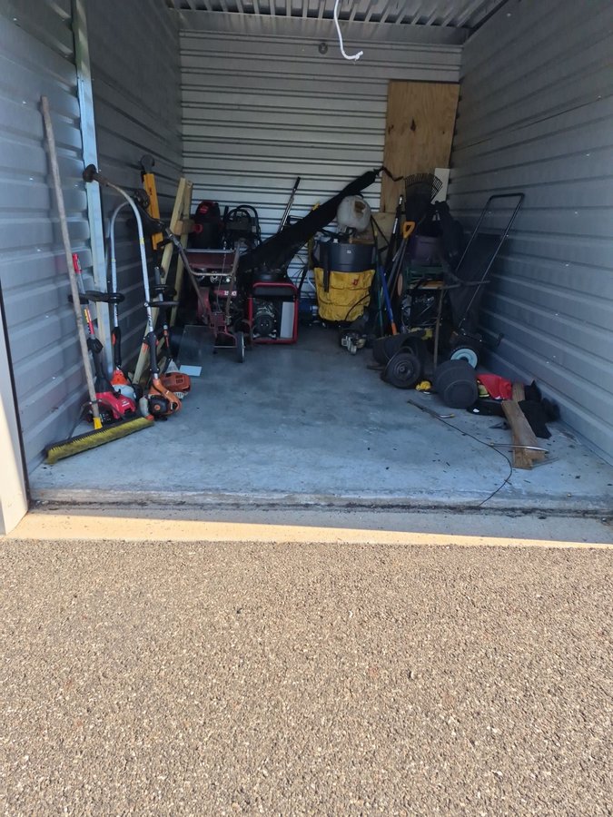 10 x 15 storage unit in Sicklerville, NJ