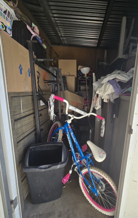 10 x 10 storage unit in W. Sacramento, CA