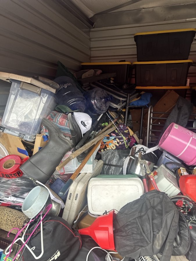 10 x 10 storage unit in Santa Maria, CA