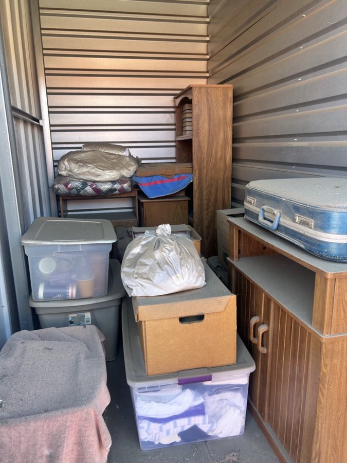 5 x 10 storage unit in Hesperia, CA
