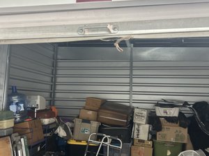 10 x 10 storage unit in Hesperia, CA