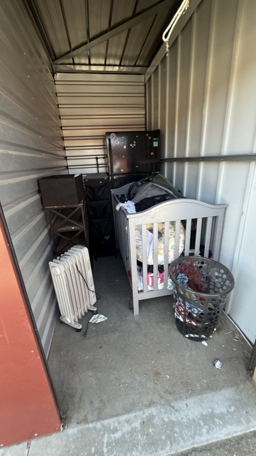 5 x 10 storage unit in Hesperia, CA