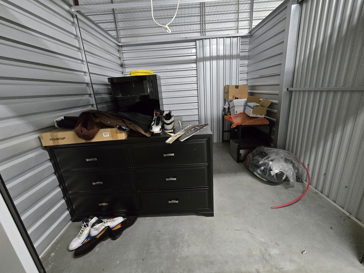 10 x 10 storage unit in Atlanta, GA