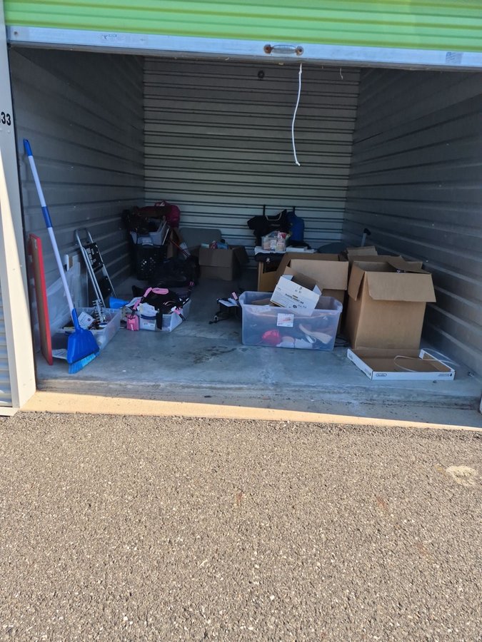 10 x 15 storage unit in Sicklerville, NJ