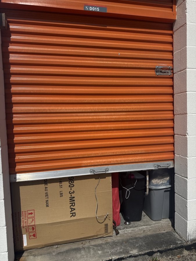 7 x 10 storage unit in Harvey, LA