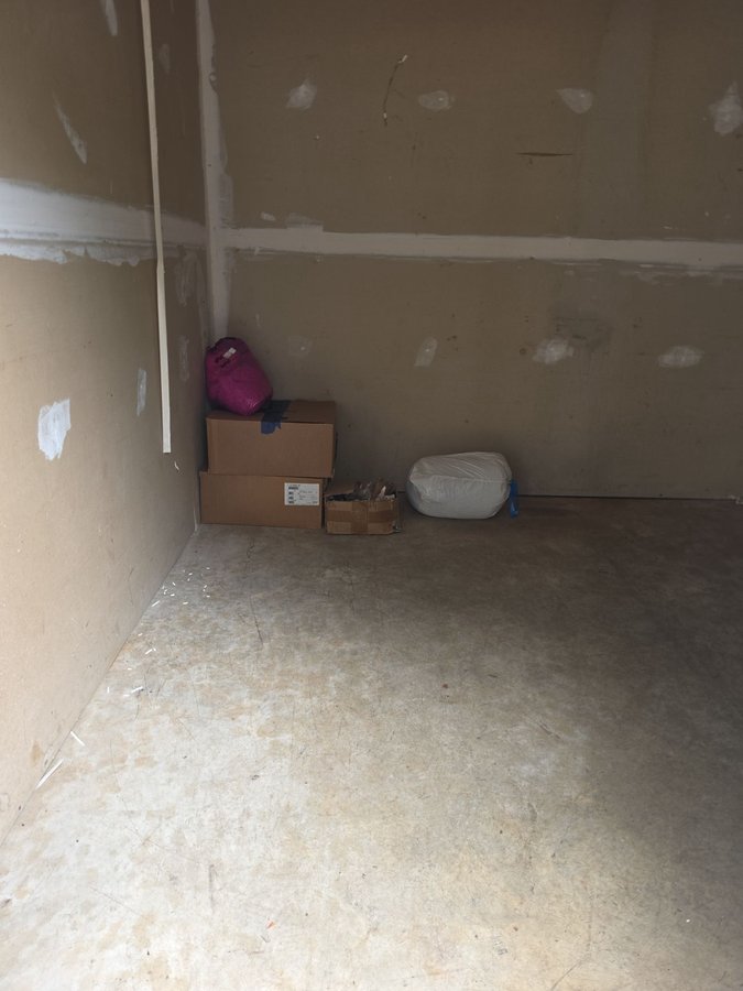 10 x 10 storage unit in Salisbury, NC