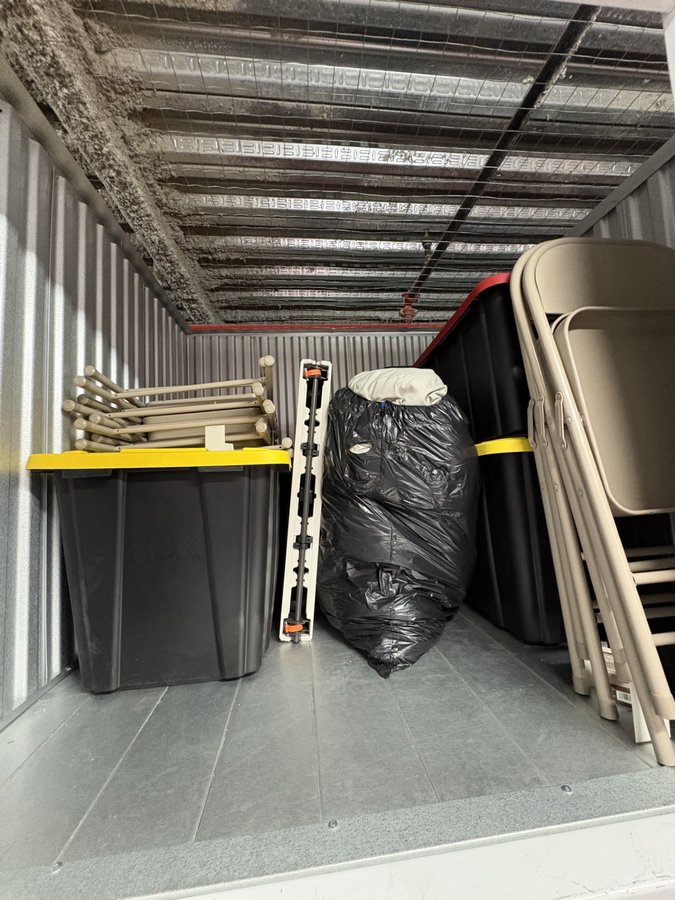 5 x 5 storage unit in Astoria, NY