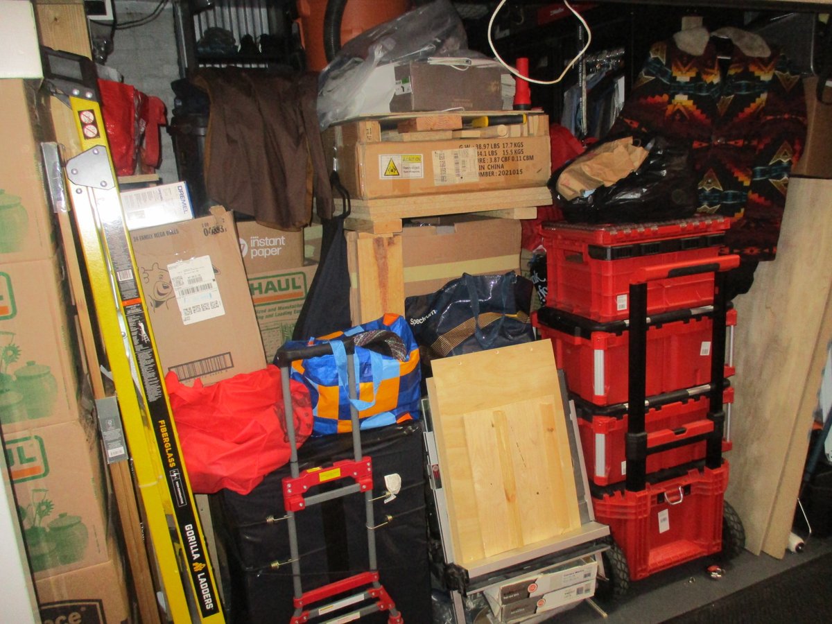 10 x 10 storage unit in Brooklyn, NY