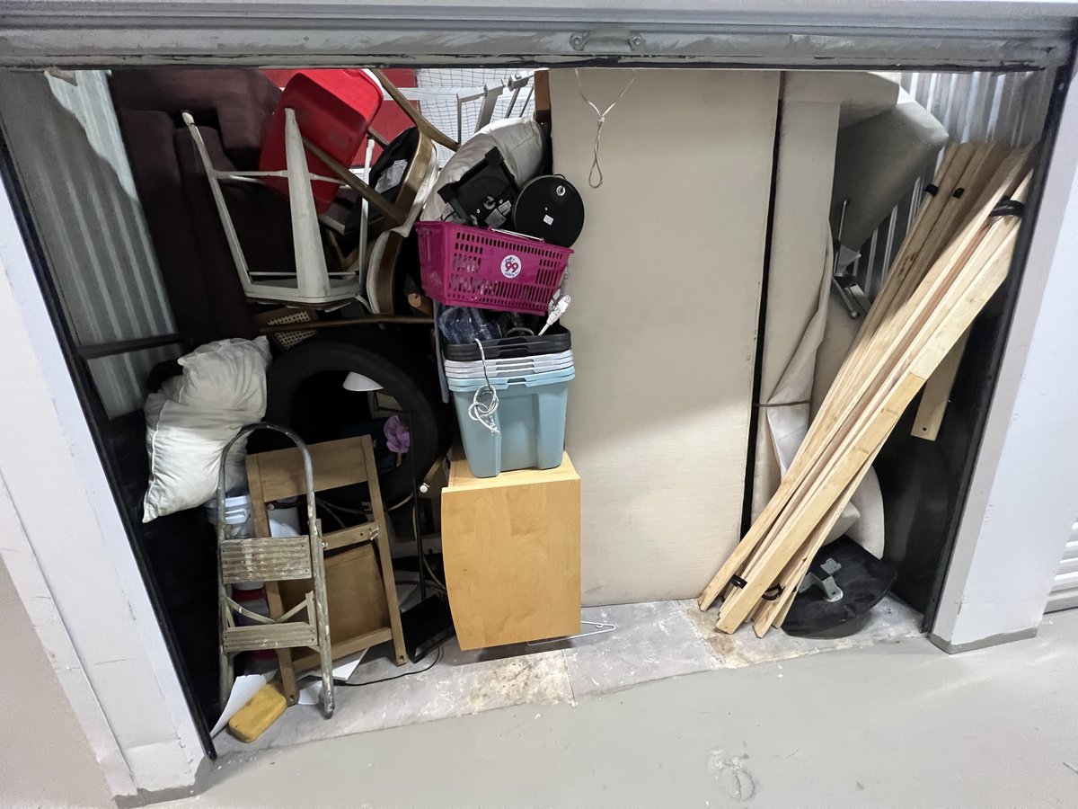10 x 10 storage unit in Launderhill, FL