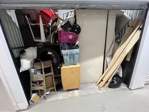 10 x 10 storage unit in Launderhill, FL