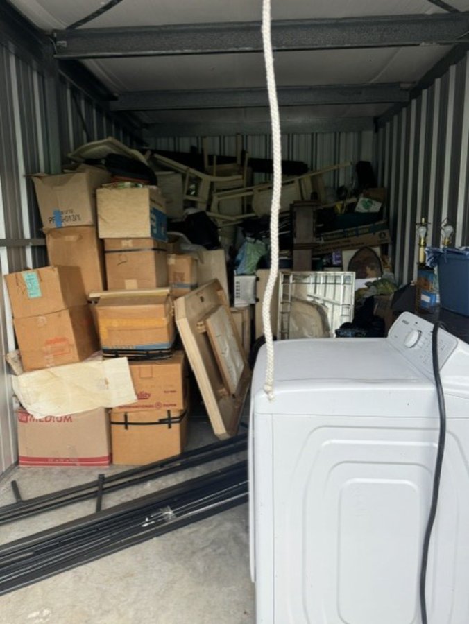 10 x 20 storage unit in North Port, FL