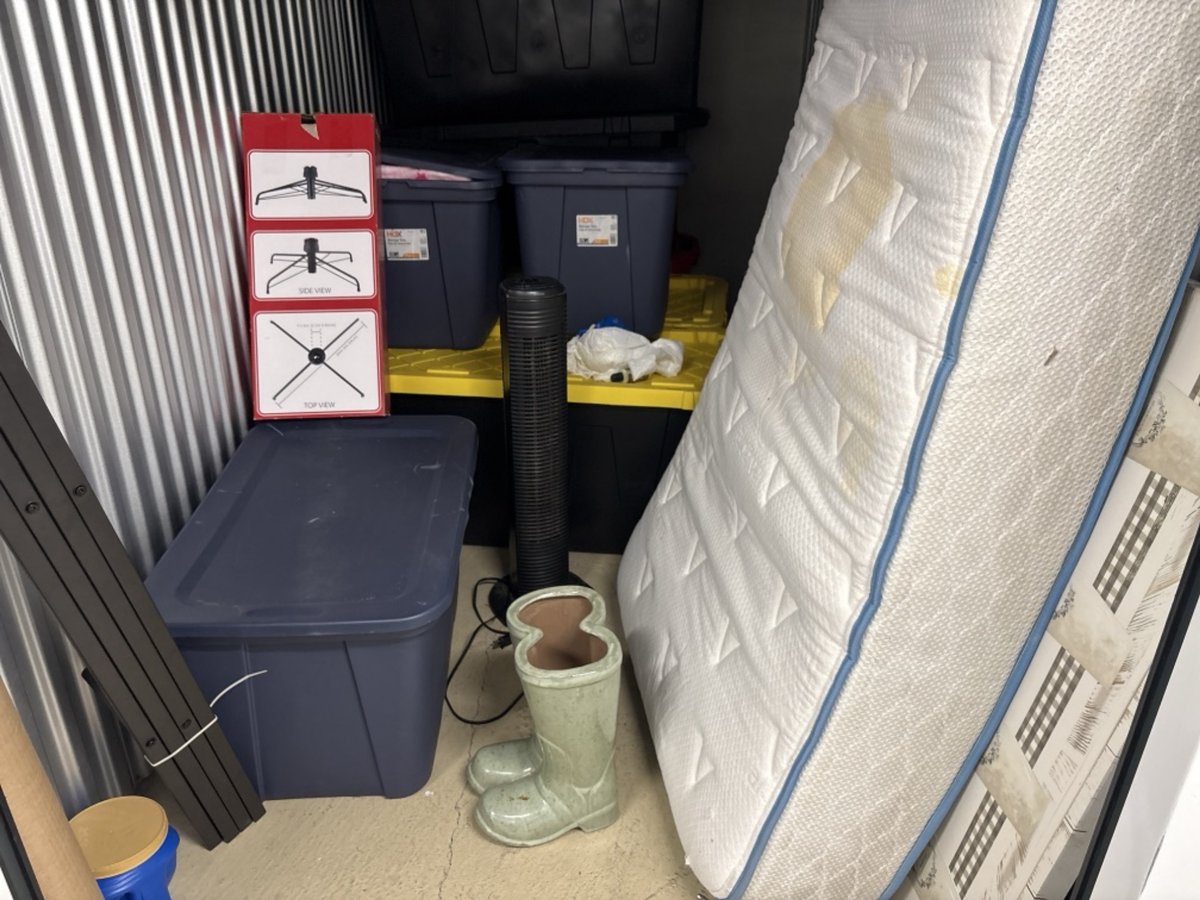 5 x 10 storage unit in Oak Lawn, IL