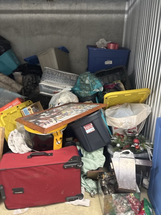 10 x 11 storage unit in Oak Lawn, IL