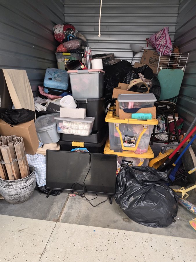 7 x 10 storage unit in Sicklerville, NJ