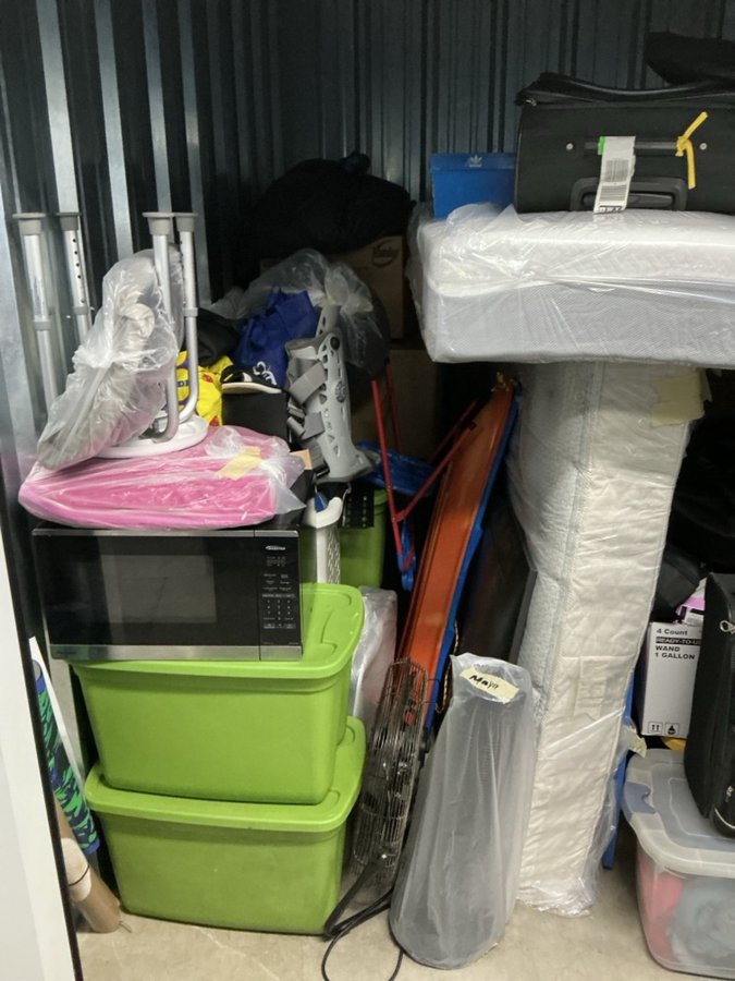 10 x 10 storage unit in Lancaster, PA
