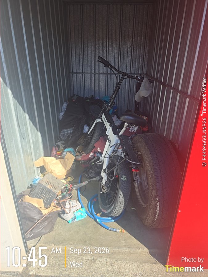 5 x 10 storage unit in N. Highlands, CA