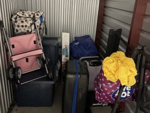5 x 10 storage unit in Washington, DC