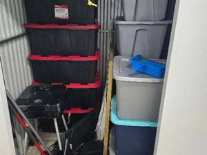 5 x 5 storage unit in Naperville, IL