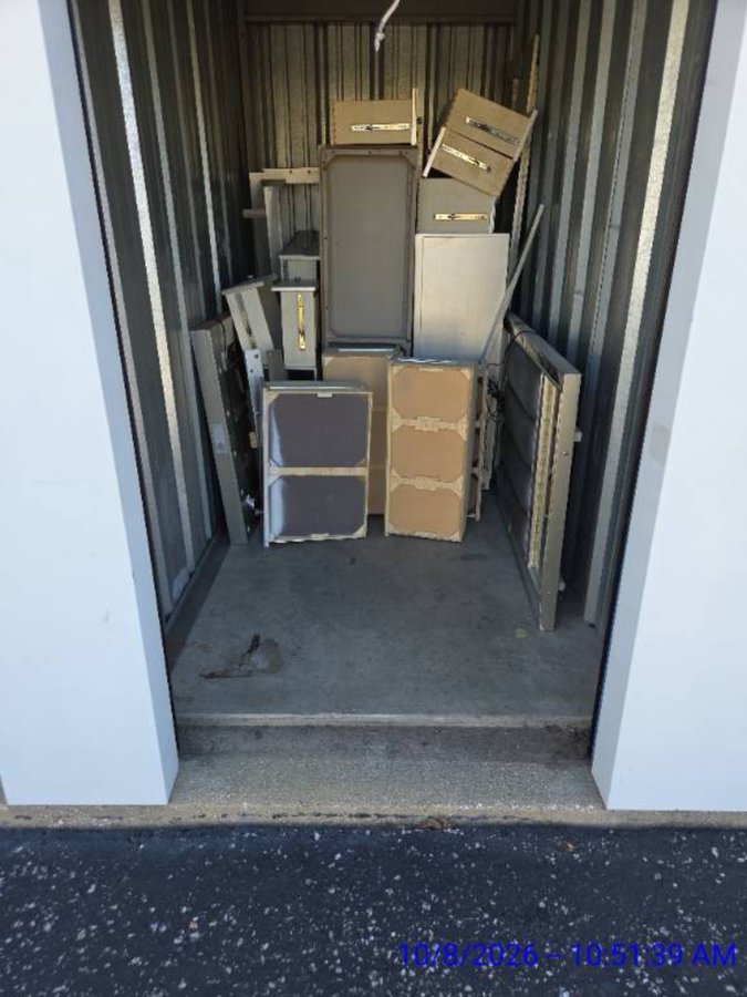 5 x 10 storage unit in Huntingburg, IN
