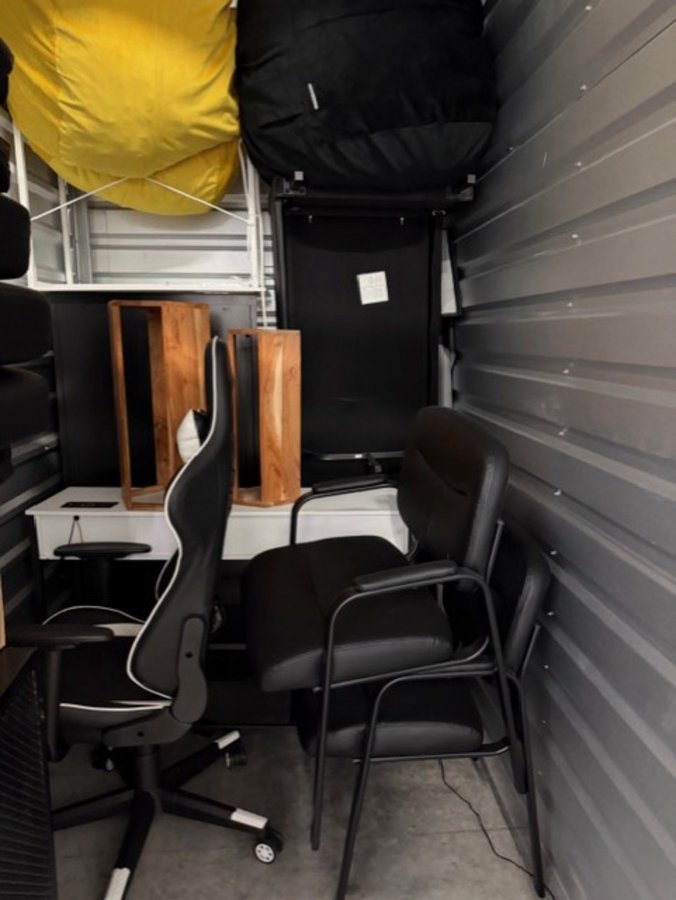 5 x 10 storage unit in Orlando, FL
