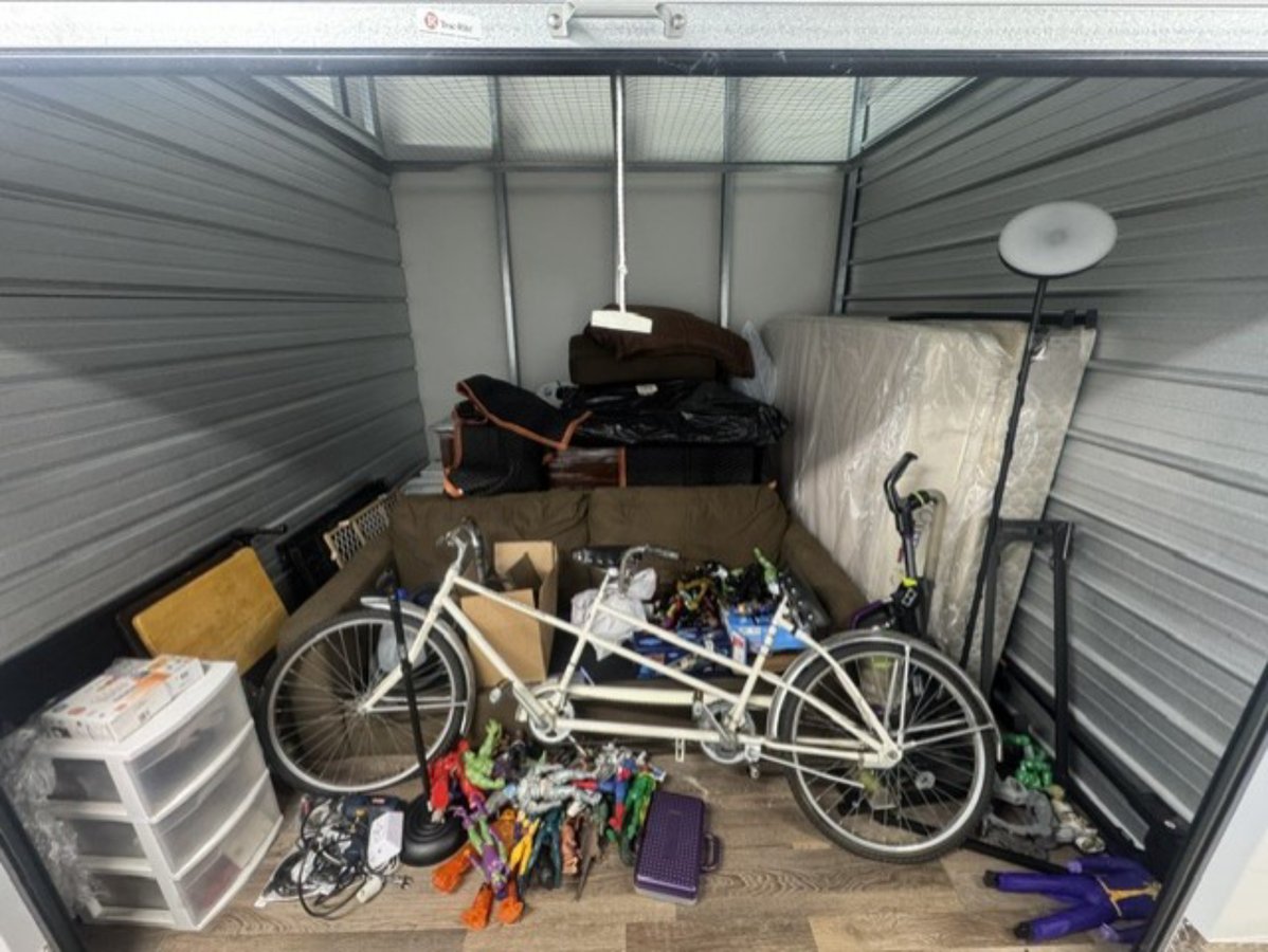10 x 10 storage unit in Manchester, NH