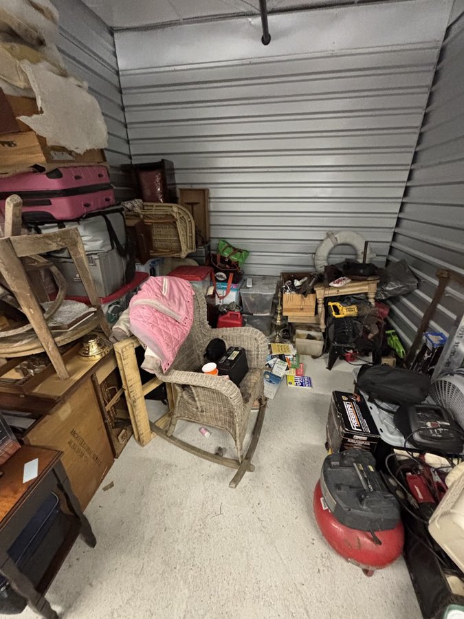 10 x 10 storage unit in Puyallup, WA