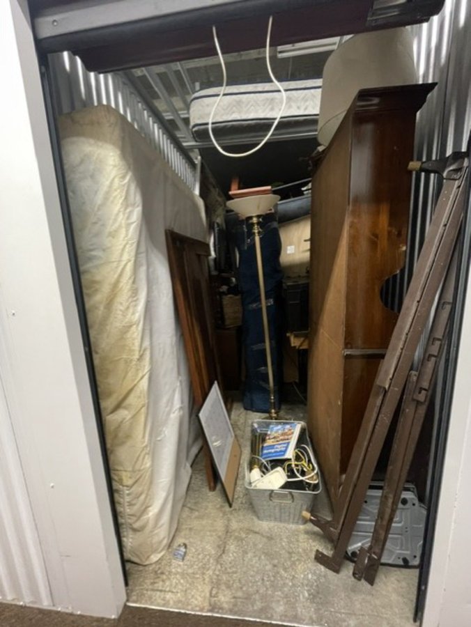 5 x 13 storage unit in St Kansas City, MO