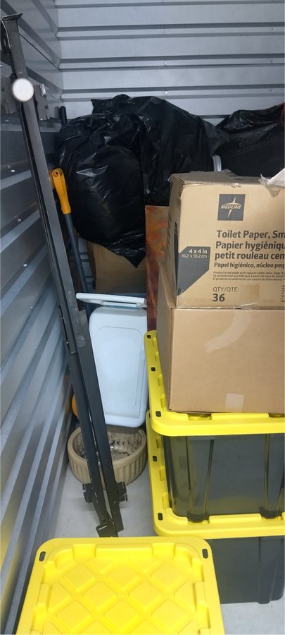 5 x 10 storage unit in Romulus, MI