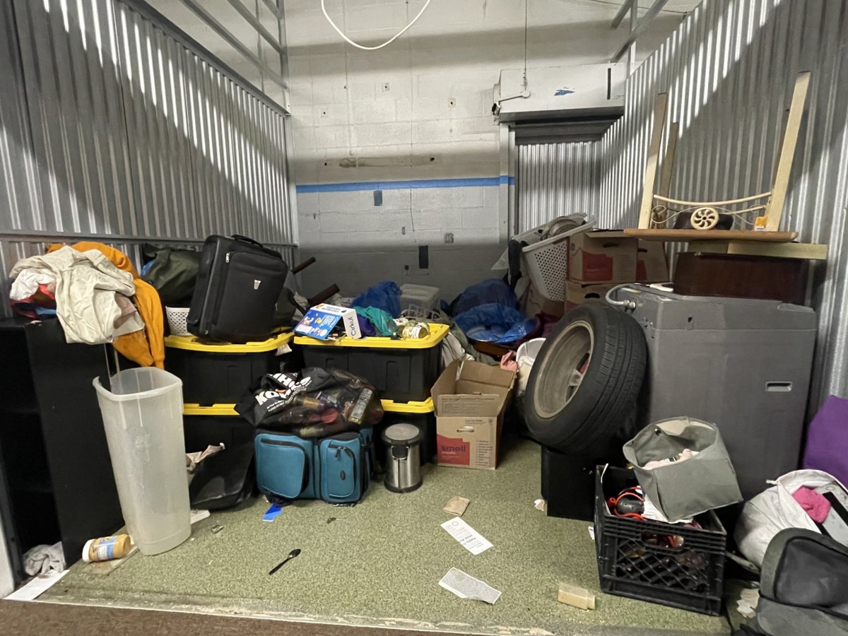 10 x 10 storage unit in St Kansas City, MO