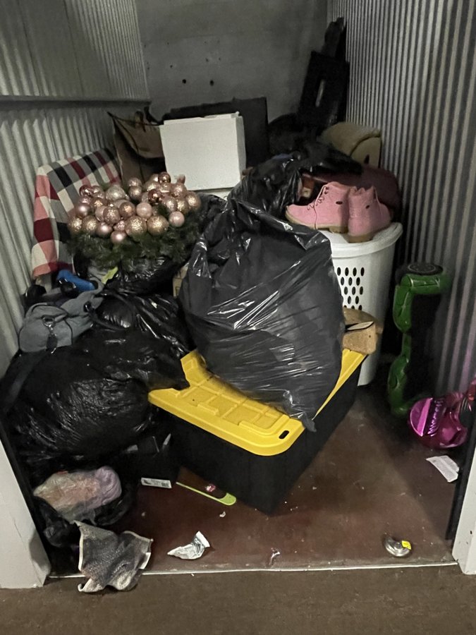 5 x 10 storage unit in St Kansas City, MO