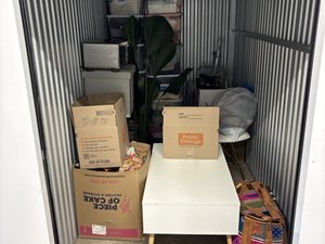 5 x 10 storage unit in Hillside, NJ